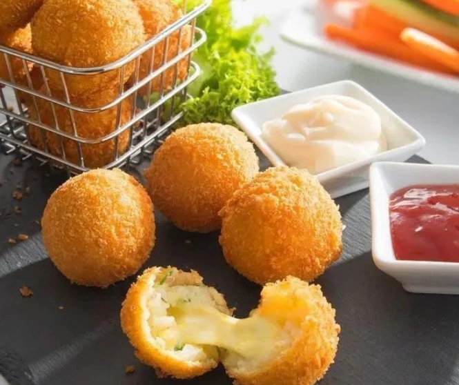 Bolinho de queijo Mabita Salgados